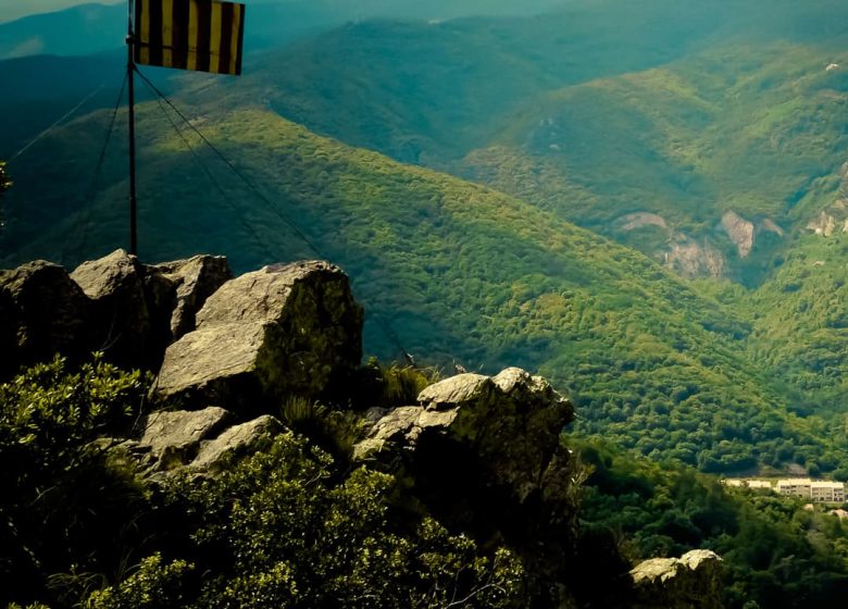 LA MONTÉE AU DRAPEAU