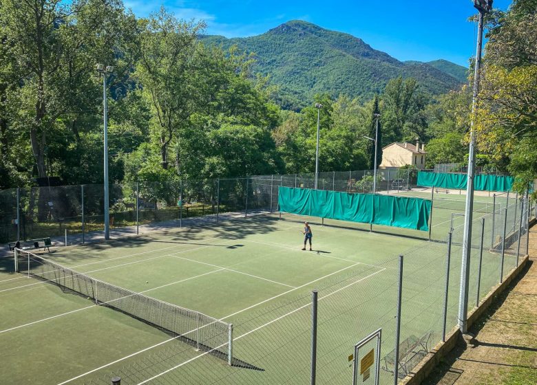 TERRAIN DE TENNIS MUNICIPAL