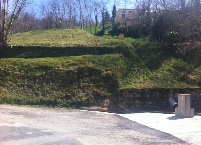 AIRE DE CAMPING CAR DE ST LAURENT DE CERDANS