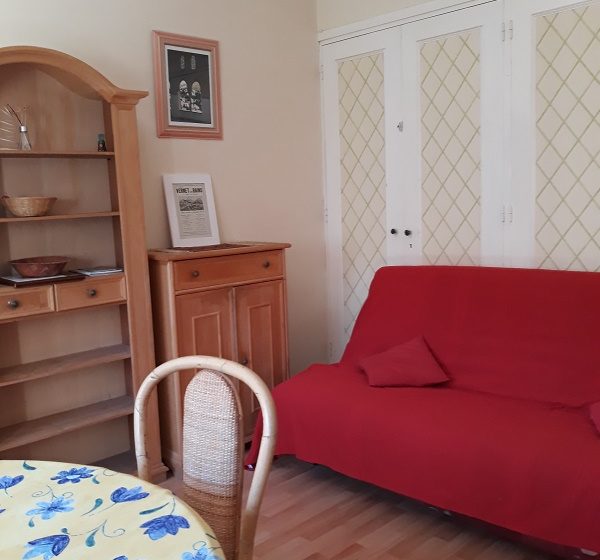 FERRE JEANNE – 1 CHAMBRE RDC